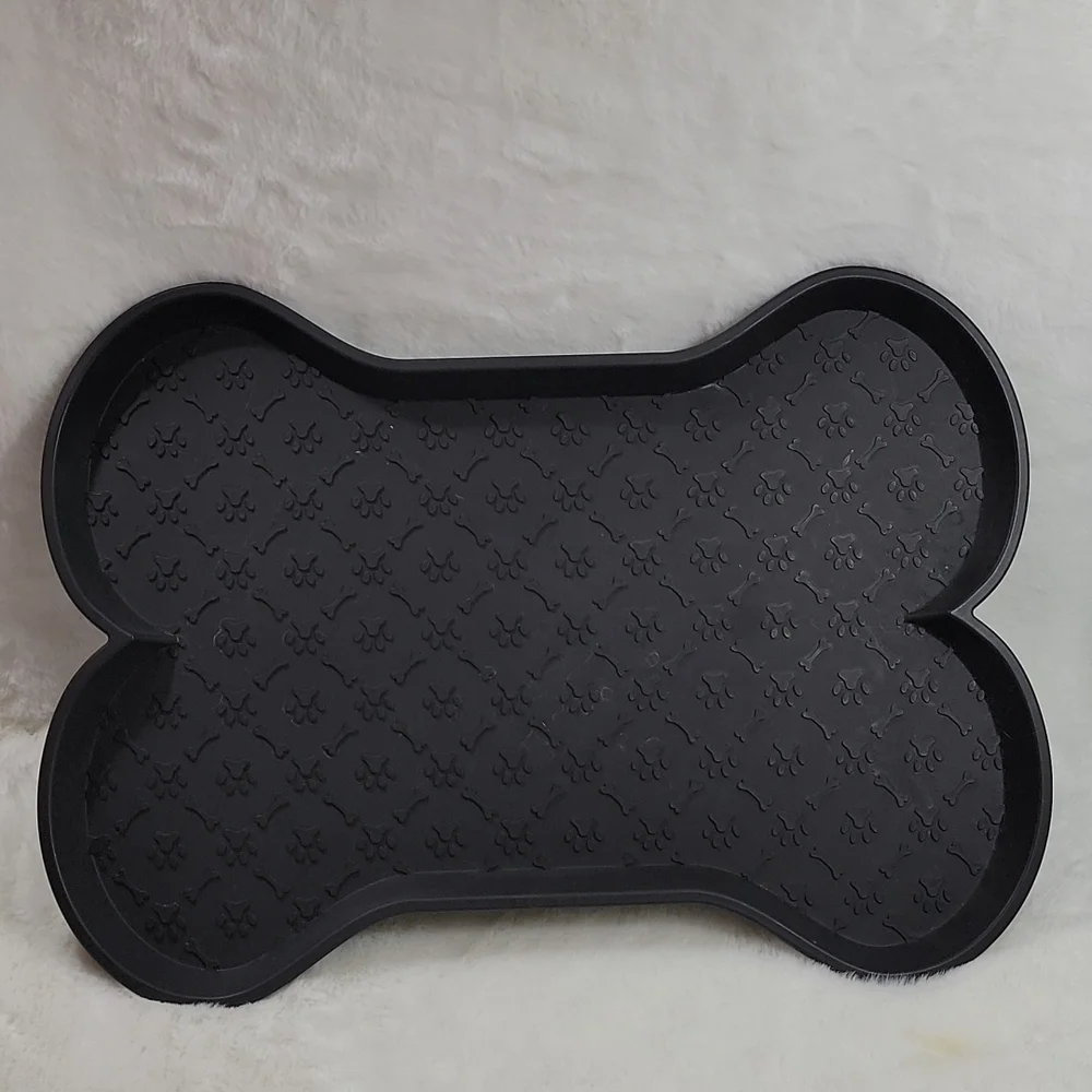 Top Paw Bone Pet Feeding Placemat 23 in x 16.75 in